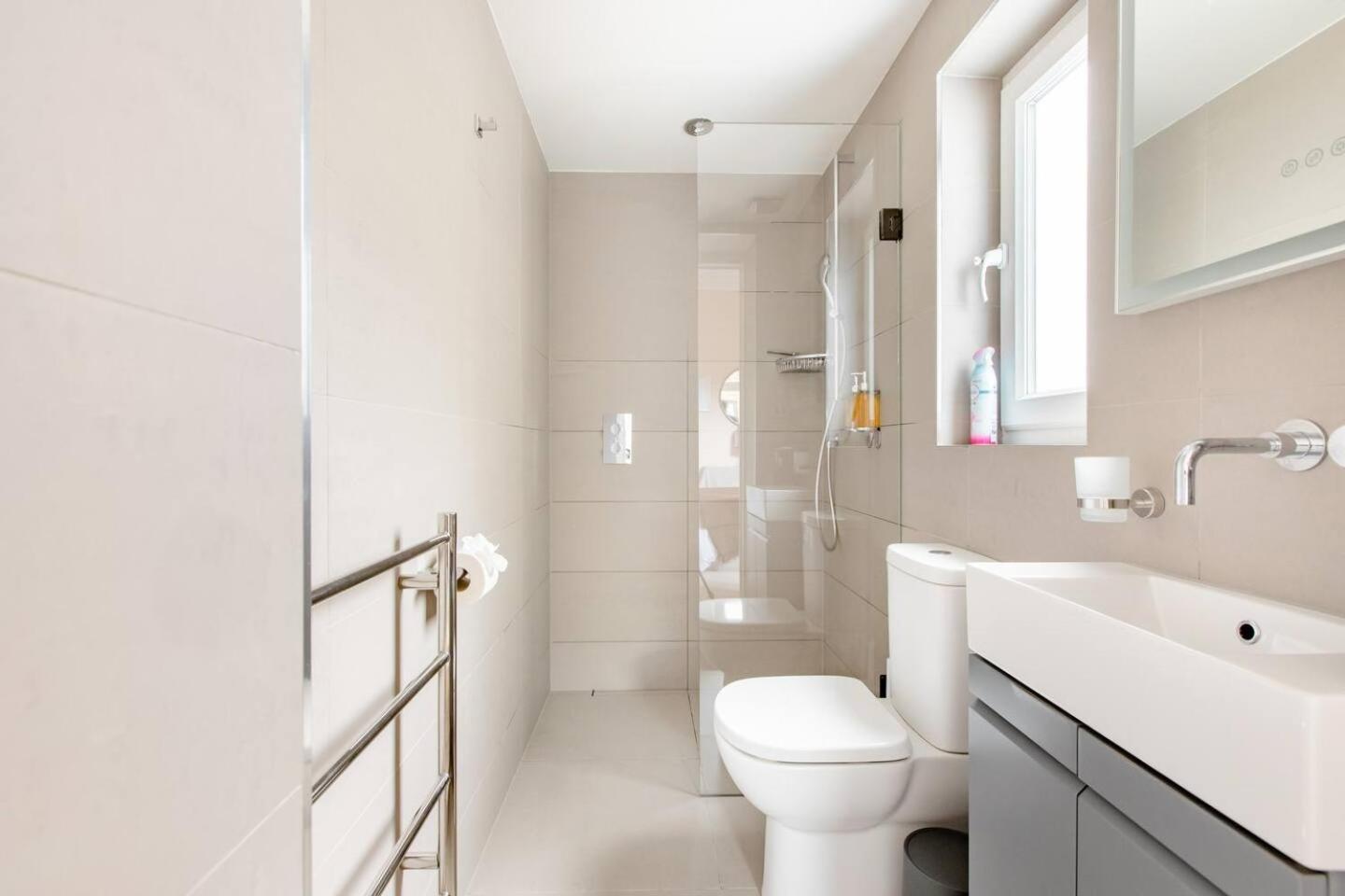 Luxury King-Bed Ensuite With Quiet Private Patio Londra Dış mekan fotoğraf