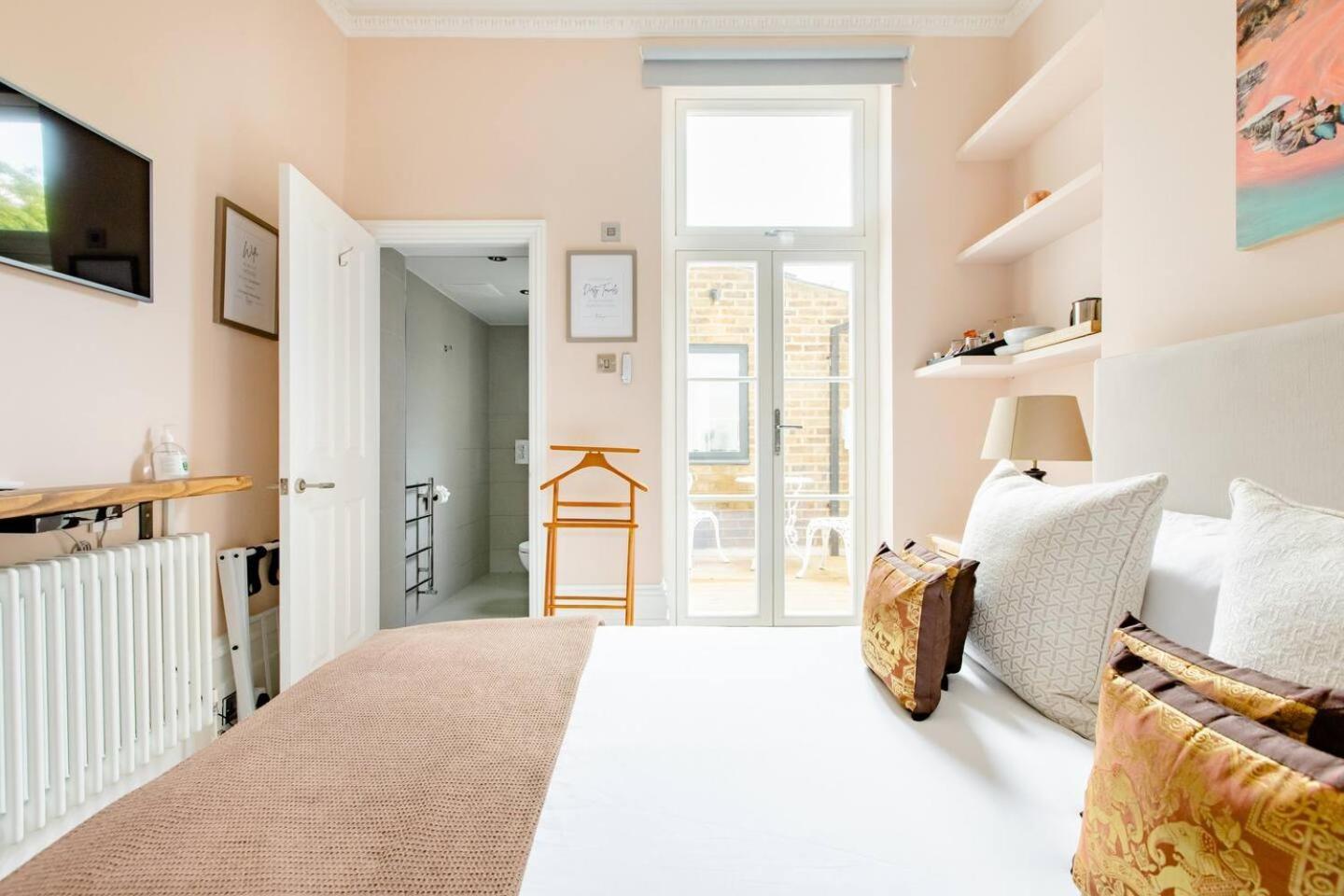 Luxury King-Bed Ensuite With Quiet Private Patio Londra Dış mekan fotoğraf