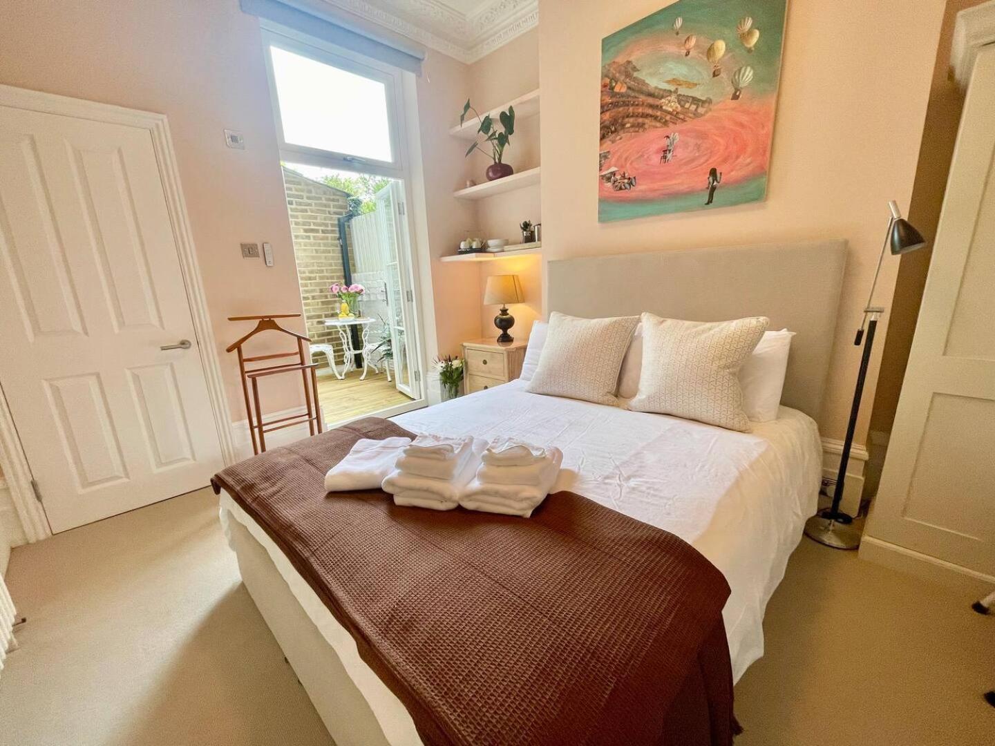 Luxury King-Bed Ensuite With Quiet Private Patio Londra Dış mekan fotoğraf