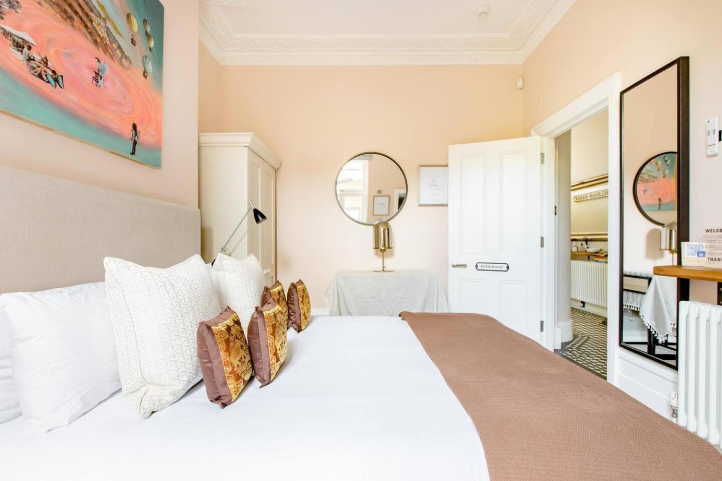 Luxury King-Bed Ensuite With Quiet Private Patio Londra Dış mekan fotoğraf